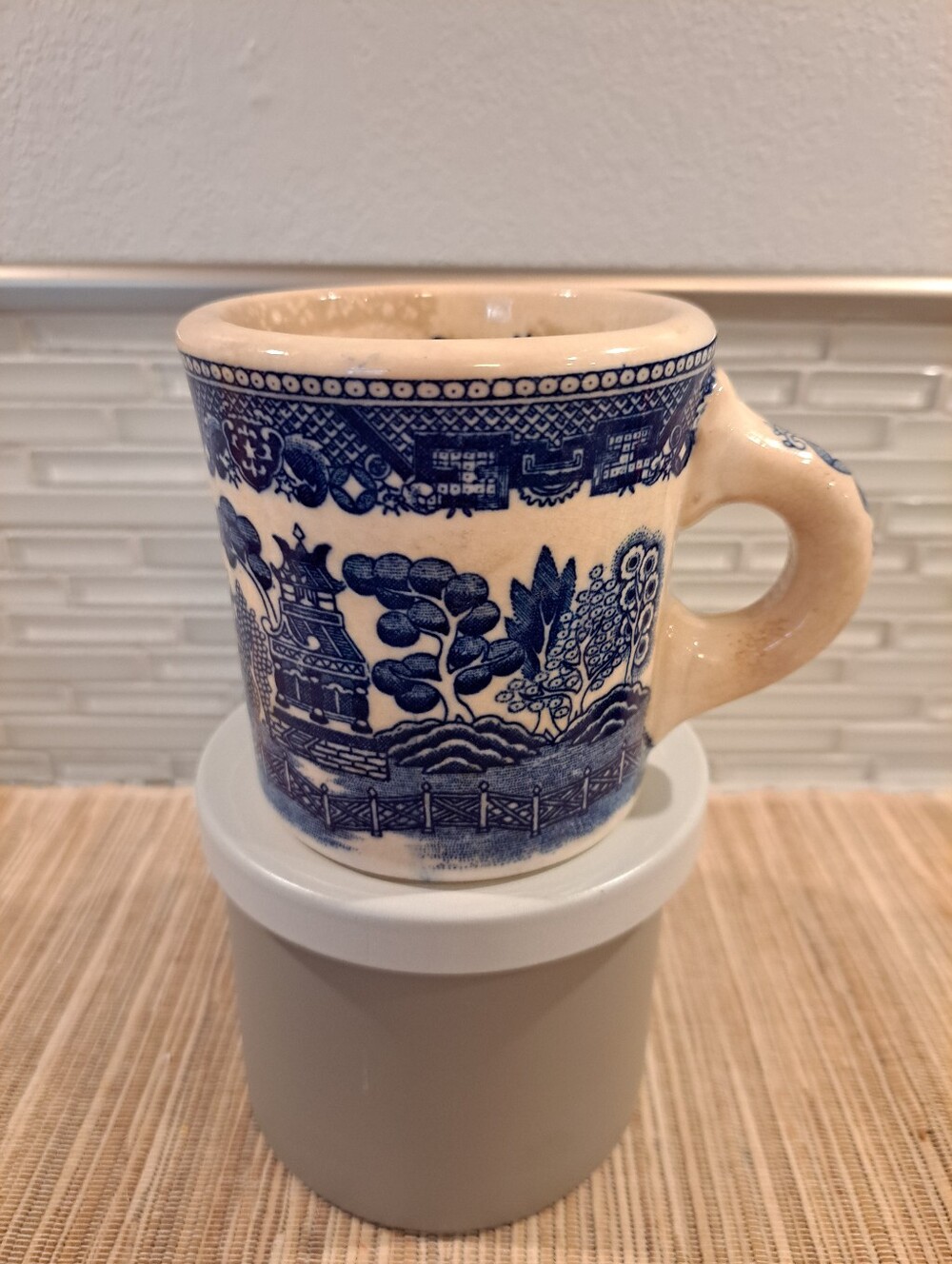 Vtg Blue Willow Chunky Restaurant-Ware Coffee Mug "AS IS"